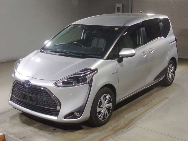 TOYOTA SIENTA — фото
