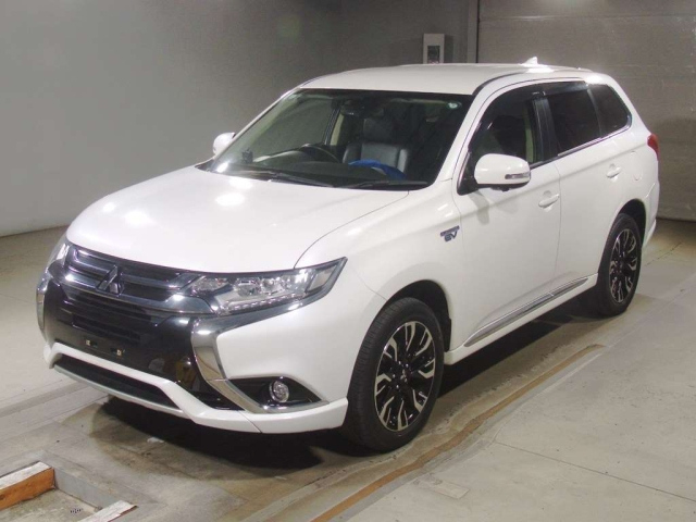 MITSUBISHI OUTLANDER — фото