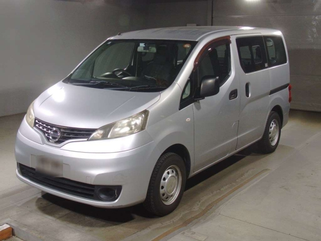 NISSAN NV200 — фото