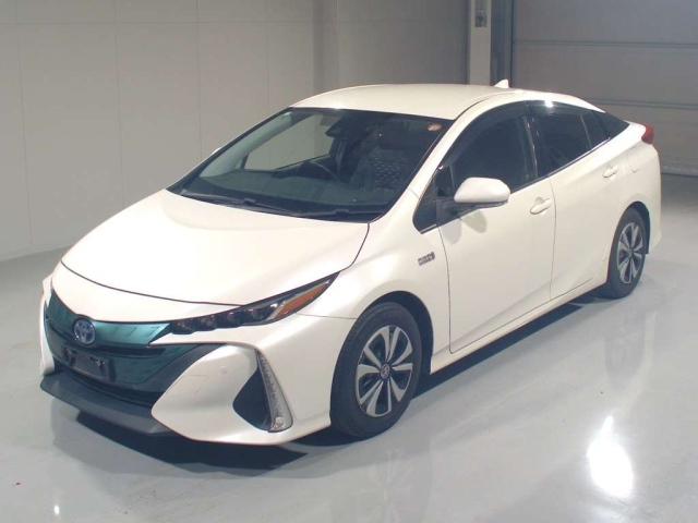 TOYOTA PRIUS PHV