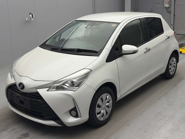 TOYOTA VITZ — фото