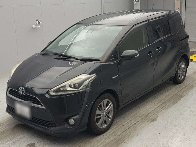 TOYOTA SIENTA — фото