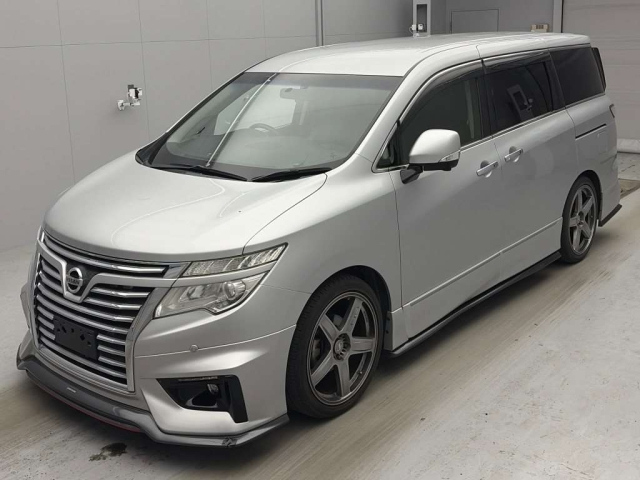 NISSAN ELGRAND — фото