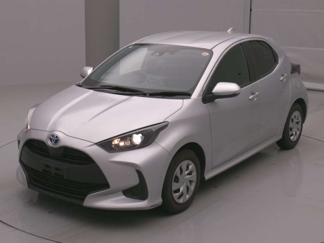 TOYOTA YARIS — фото