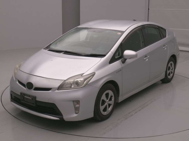 TOYOTA PRIUS — фото