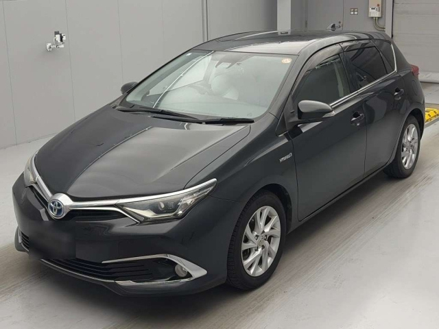 TOYOTA AURIS — фото