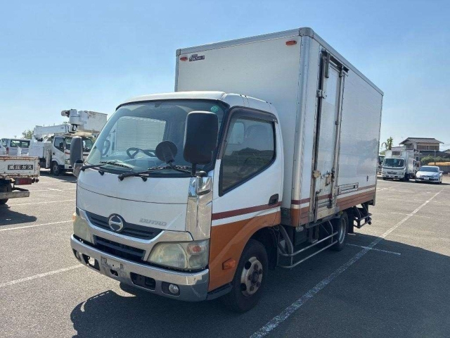 HINO DUTRO — фото