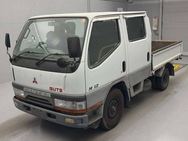MITSUBISHI CANTER — фото