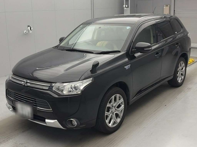 MITSUBISHI OUTLANDER — фото