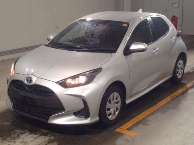 TOYOTA YARIS — фото