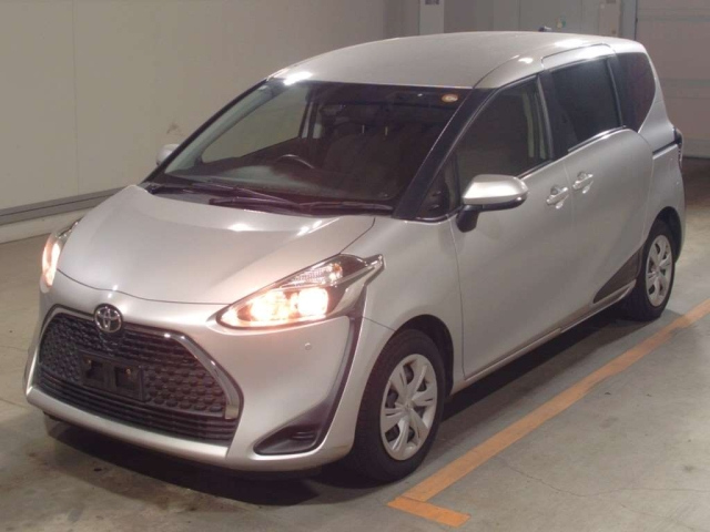 TOYOTA SIENTA — фото