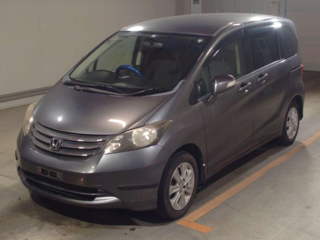 HONDA FREED — фото