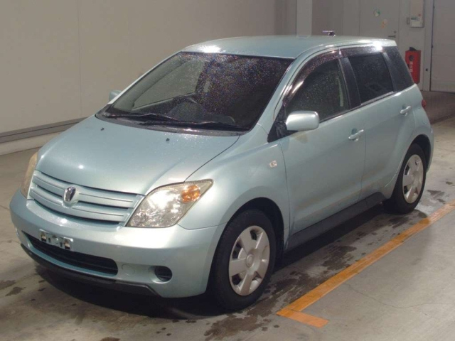 TOYOTA IST