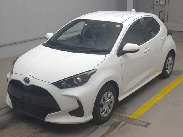 TOYOTA YARIS — фото