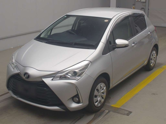 TOYOTA VITZ — фото