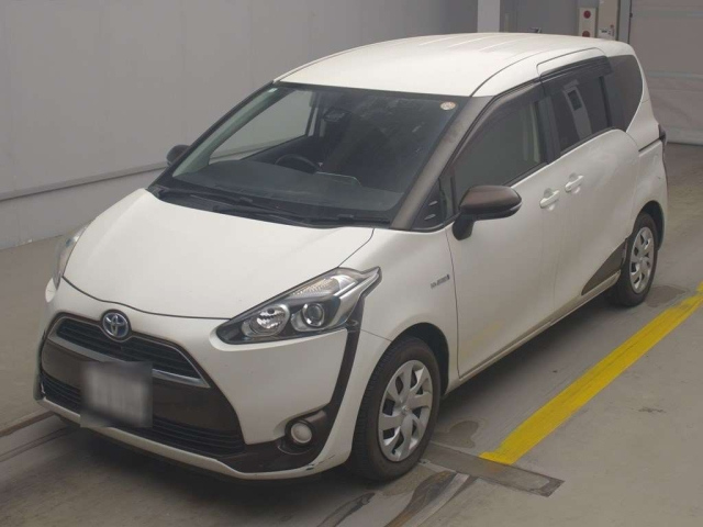 TOYOTA SIENTA — фото