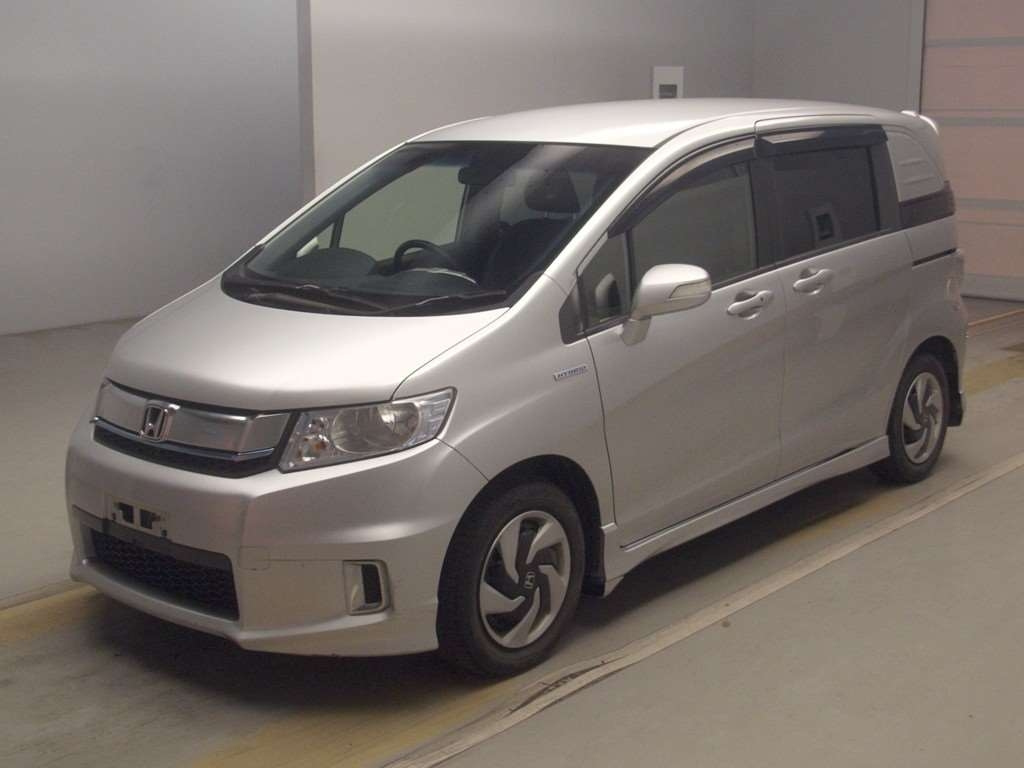 HONDA FREED SPIKE HYBRID