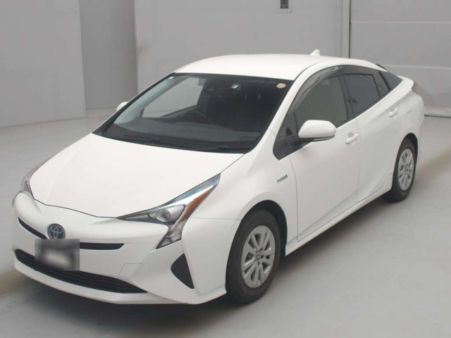 TOYOTA PRIUS — фото