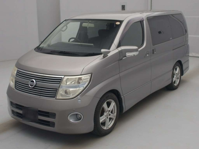 NISSAN ELGRAND — фото