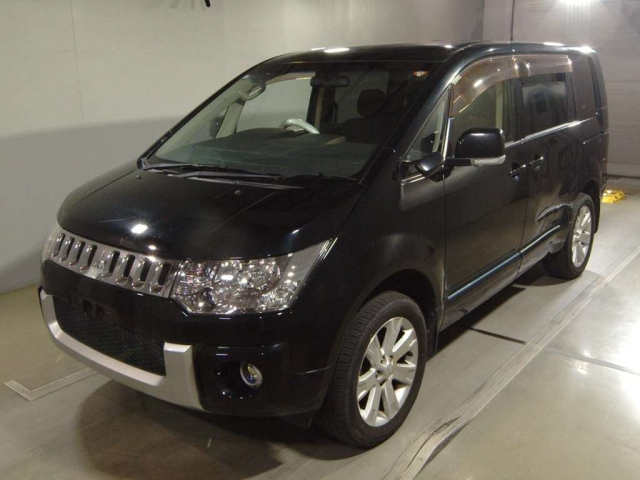 MITSUBISHI DELICA D5