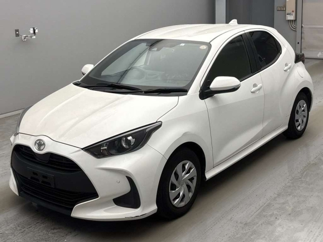 TOYOTA YARIS — фото