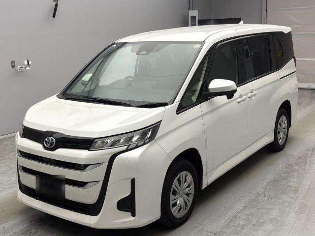 TOYOTA NOAH — фото