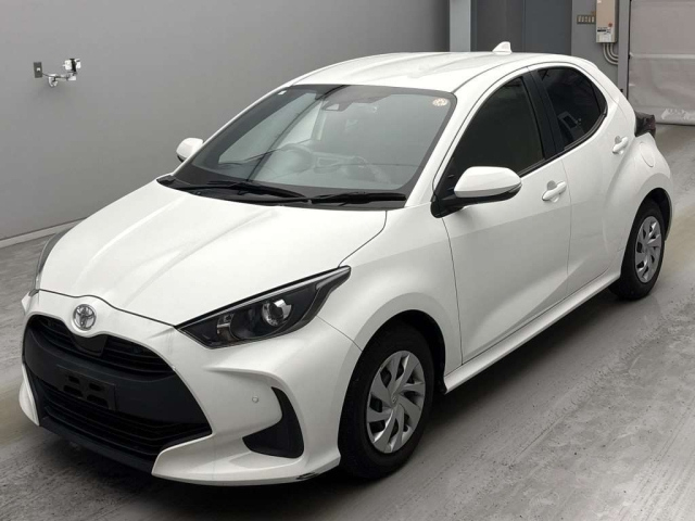 TOYOTA YARIS — фото