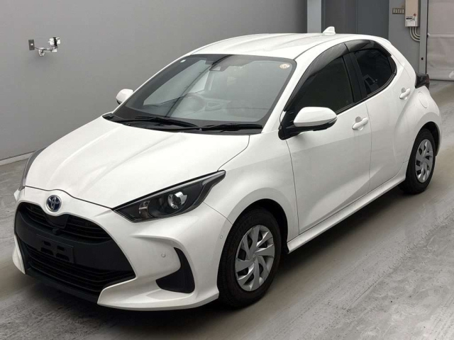 TOYOTA YARIS — фото
