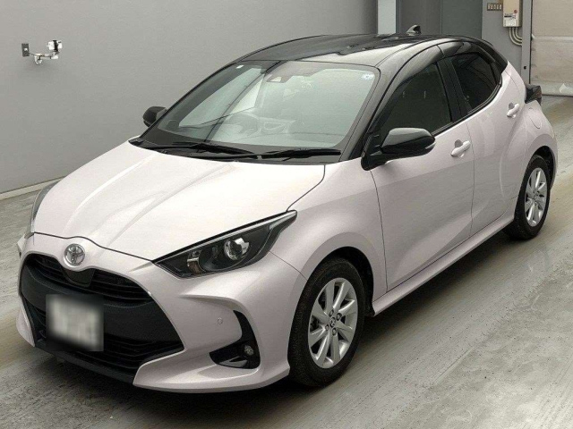 TOYOTA YARIS — фото