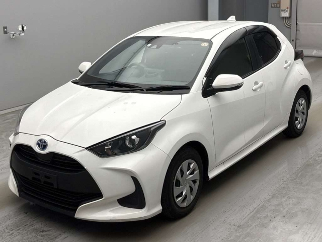 TOYOTA YARIS — фото