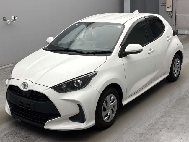 TOYOTA YARIS — фото