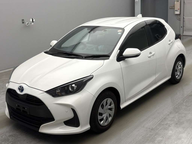 TOYOTA YARIS — фото