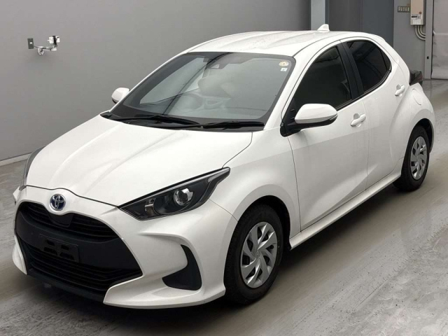 TOYOTA YARIS — фото