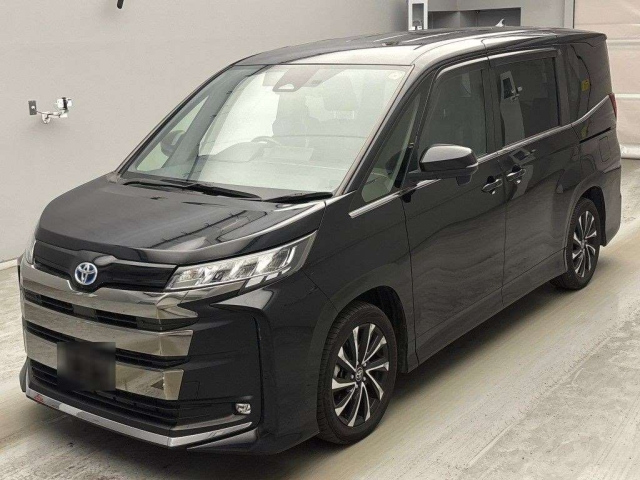 TOYOTA NOAH — фото