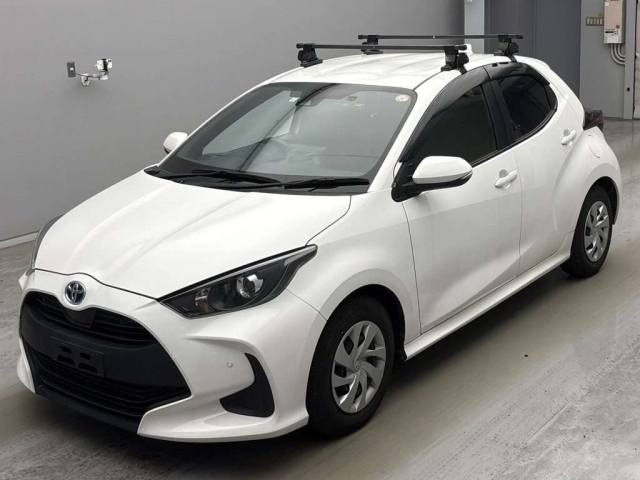 TOYOTA YARIS — фото