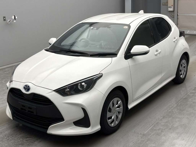 TOYOTA YARIS — фото