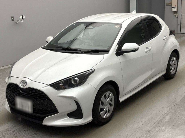 TOYOTA YARIS — фото