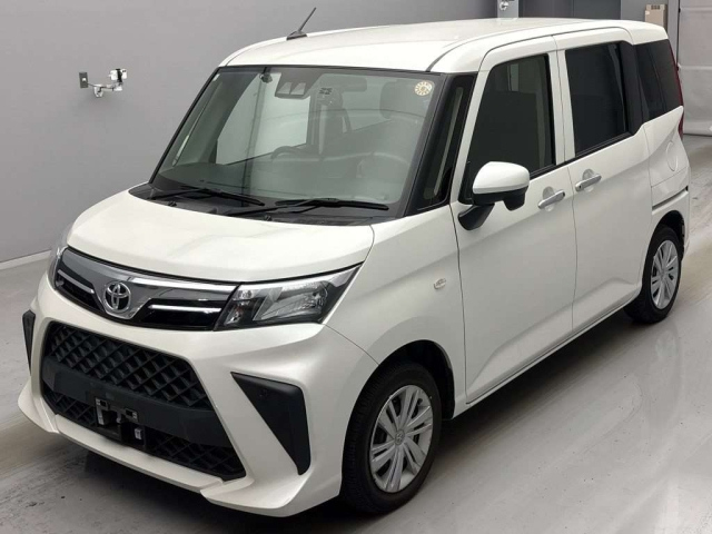 TOYOTA YARIS — фото
