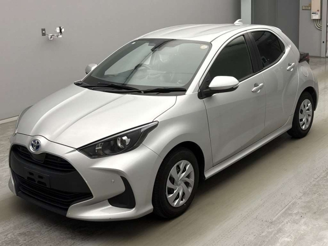 TOYOTA YARIS — фото