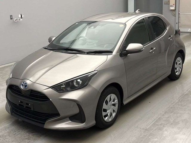 TOYOTA YARIS — фото