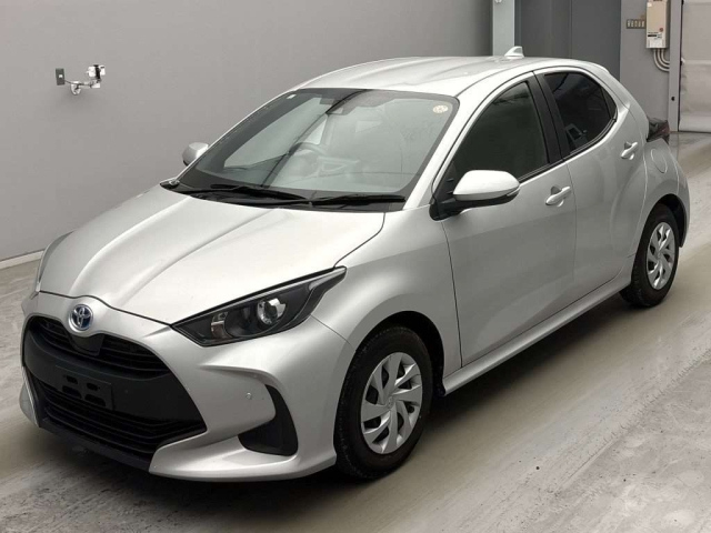 TOYOTA YARIS — фото