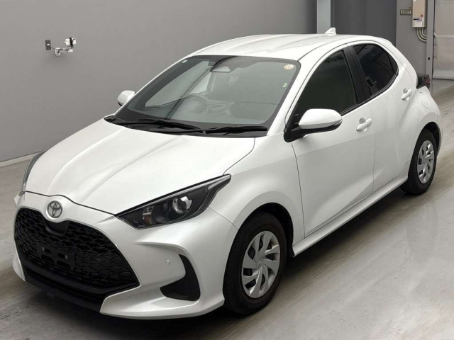 TOYOTA YARIS — фото