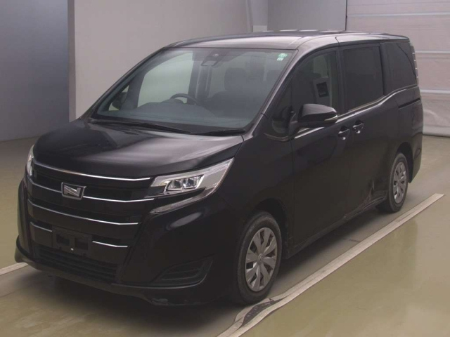 TOYOTA NOAH — фото