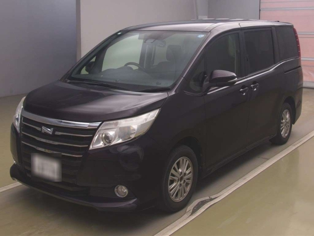 TOYOTA NOAH — фото