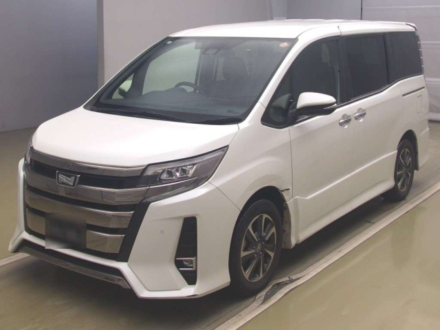 TOYOTA NOAH — фото