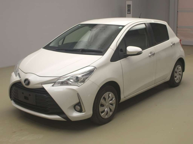 TOYOTA YARIS — фото