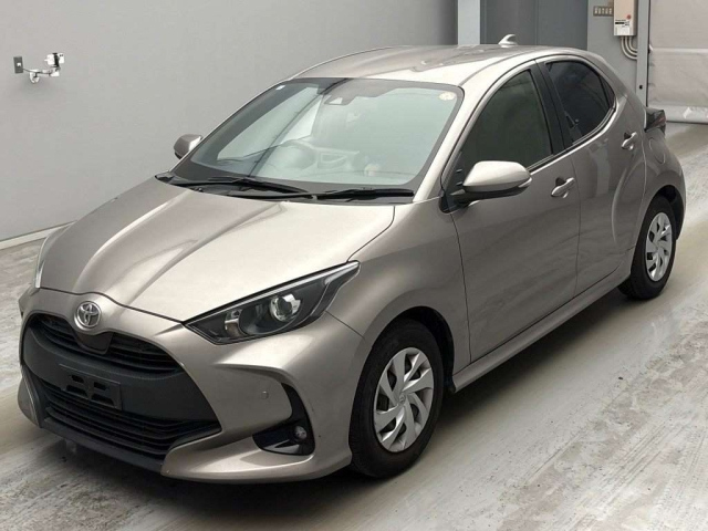 TOYOTA YARIS — фото