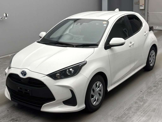 TOYOTA YARIS — фото