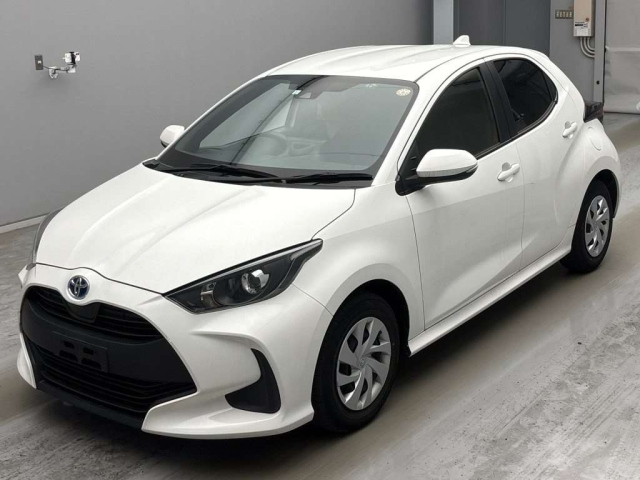 TOYOTA YARIS — фото