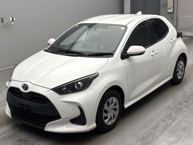 TOYOTA YARIS — фото